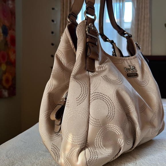 COACH Shoulder Bag ✨ - Picture 2 of 11